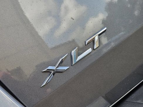 Used 2022 Ford Explorer XLT w/ Equipment Group 202A RWD image 8