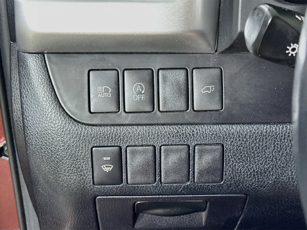 Used 2019 Toyota Highlander XLE FWD image 24