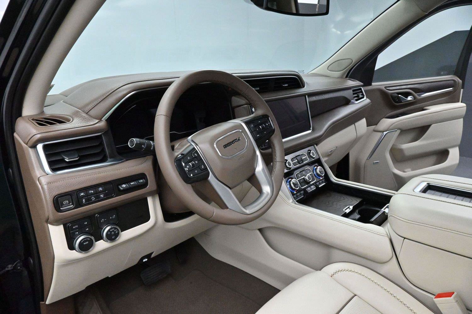 Used 2023 GMC Yukon XL Denali AWD/4WD image 19