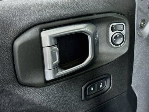 Used 2020 Jeep Gladiator Rubicon AWD/4WD image 18