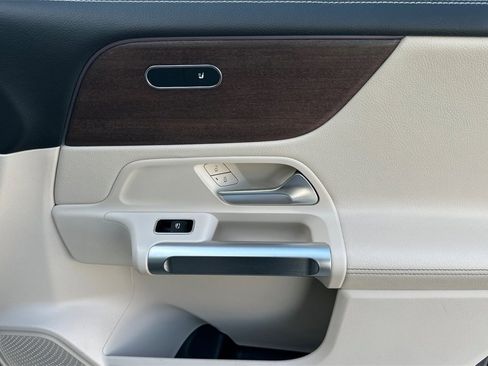 Certified 2022 Mercedes-Benz GLB 250 image 21