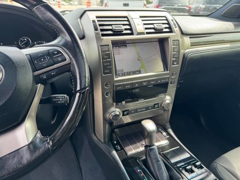 Used 2020 Lexus GX 460 Premium w/ Premium Package image 31