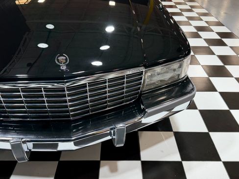 Used 1995 Cadillac Fleetwood Brougham RWD image 10