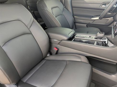 New 2025 Nissan Pathfinder SL image 27