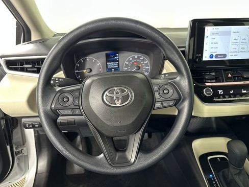 Used 2025 Toyota Corolla LE image 14