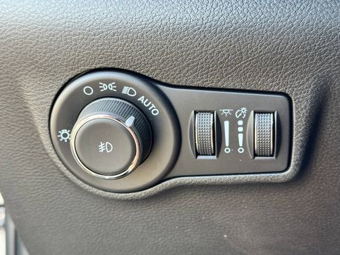 Used 2024 Jeep Compass Latitude AWD/4WD image 30