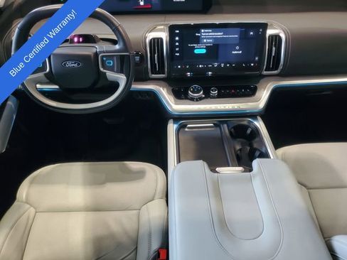 Certified 2025 Ford Expedition Platinum image 27