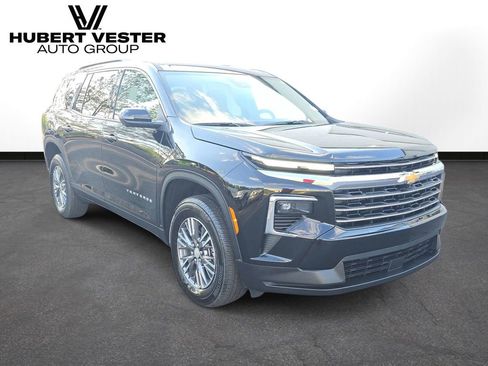 Used 2026 Chevrolet Traverse LT w/ Driver Confidence Package FWD image 4