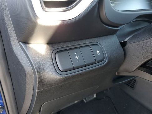 Used 2023 Hyundai Venue Limited w/ Cargo Package image 18