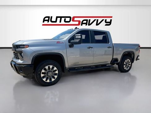 Used 2025 Chevrolet Silverado 2500 Custom w/ Custom Value Package AWD/4WD image 3
