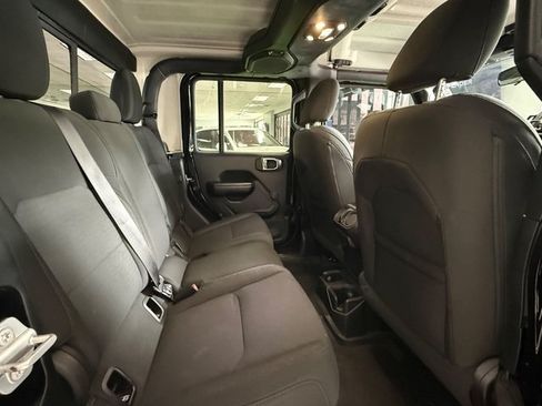 Used 2021 Jeep Gladiator Sport AWD/4WD image 12