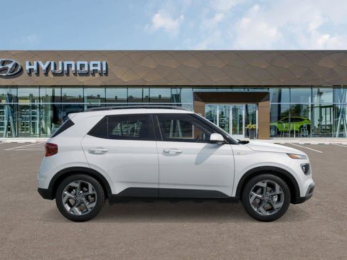 New 2025 Hyundai Venue SEL image 7