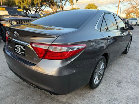Used 2015 Toyota Camry SE image 7