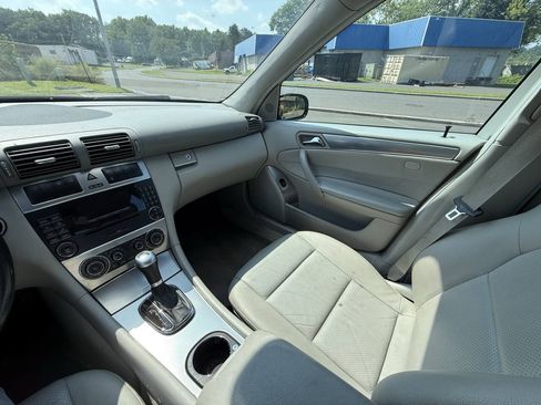 Used 2006 Mercedes-Benz C 230 Sedan w/ Sunroof Pkg image 14
