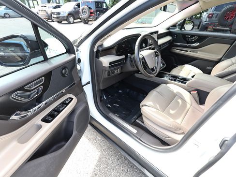 Used 2020 Lincoln Corsair Reserve w/ Equipment Group 202A AWD/4WD image 11