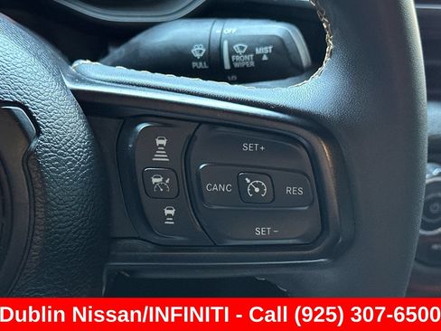 Used 2024 Jeep Wrangler Unlimited AWD/4WD image 39