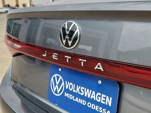 Used 2025 Volkswagen Jetta Sport FWD image 10
