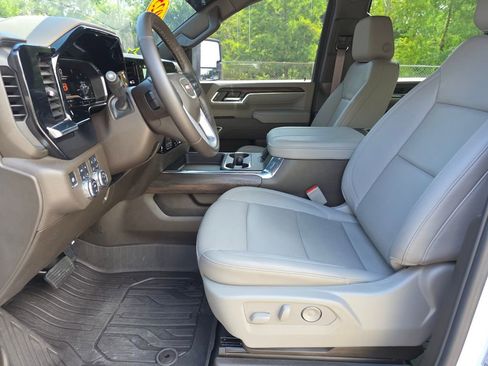 Used 2025 GMC Sierra 2500 SLT w/ SLT Convenience Package AWD/4WD image 24