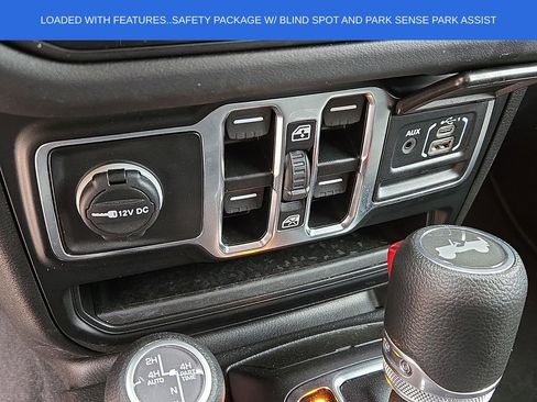 Used 2025 Jeep Wrangler Unlimited Sahara w/ Safety Group AWD/4WD image 23