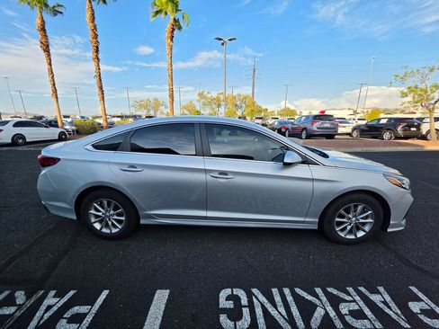Used 2018 Hyundai Sonata SE FWD image 4