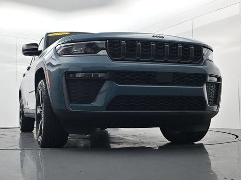 Used 2026 Jeep Grand Cherokee Limited w/ Limited Altitude Package AWD/4WD image 48