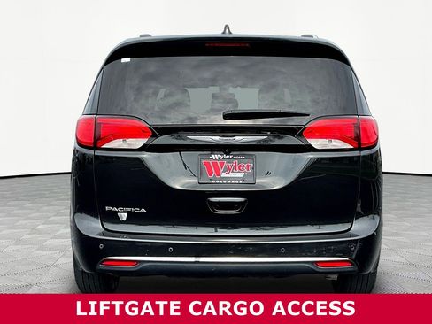 Used 2018 Chrysler Pacifica Touring-L image 5