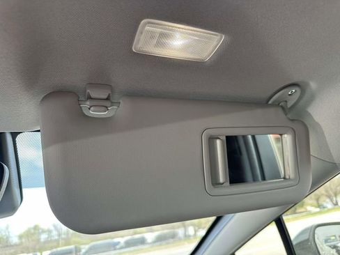 Used 2024 Toyota Prius XLE AWD/4WD image 40