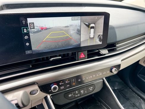 Used 2025 Kia Carnival SX image 20