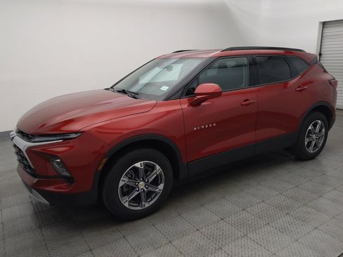 Used 2024 Chevrolet Blazer LT w/ Convenience Package FWD image 2