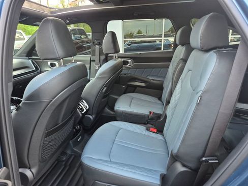 Used 2025 Kia Sorento SX Prestige image 16