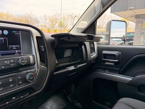 Used 2018 Chevrolet Silverado 1500 LT w/ Max Trailering Package image 34