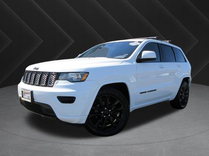 Used 2017 Jeep Grand Cherokee Altitude