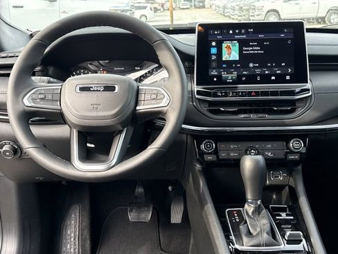 New 2026 Jeep Compass Latitude image 7