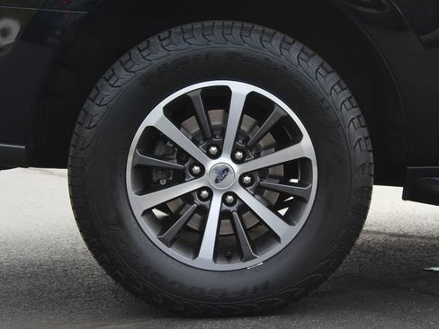 Used 2020 Ford Expedition XLT image 26