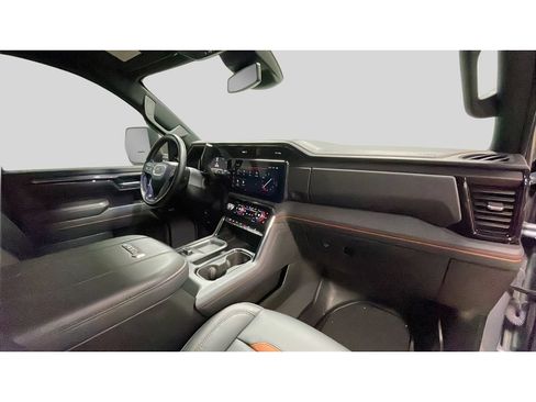 Used 2024 GMC Sierra 2500 AT4 AWD/4WD image 17