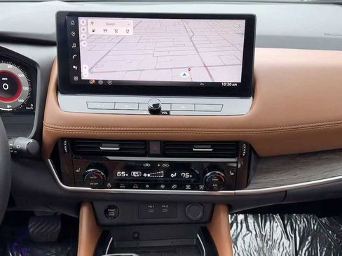 Certified 2024 Nissan Rogue Platinum w/ Platinum Premium Package image 13