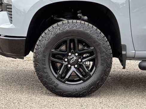 Used 2024 Chevrolet Silverado 1500 LT Trail Boss w/ LT Trail Boss Premium Package AWD/4WD image 33