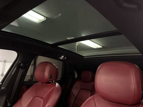 Used 2020 Porsche Cayenne AWD/4WD image 19