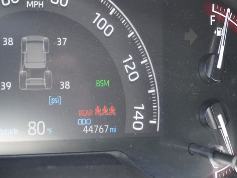 Used 2024 Toyota RAV4 XLE AWD/4WD image 23