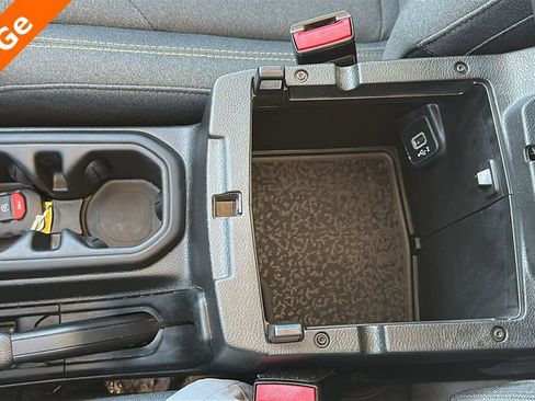 Used 2025 Jeep Wrangler Unlimited Sahara image 25