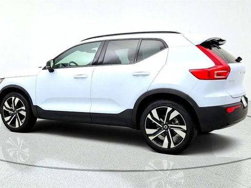 Used 2024 Volvo XC40 B5 Plus w/ Protection Package Premier AWD/4WD image 7