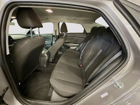 Used 2022 Hyundai Elantra SEL image 28