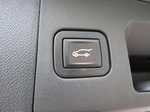 Used 2019 Cadillac XT5 AWD image 23