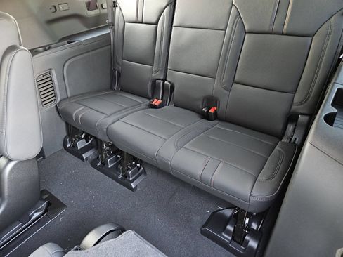 New 2026 Chevrolet Suburban RST w/ Comfort Package AWD/4WD image 27