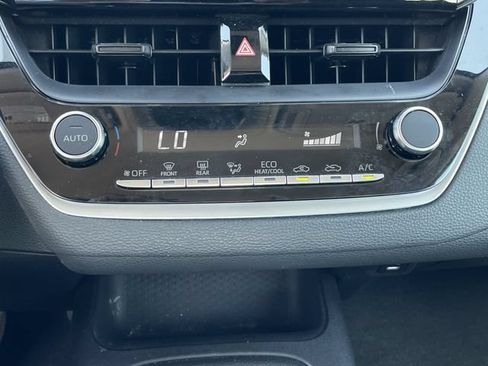Used 2025 Toyota Corolla LE FWD image 19