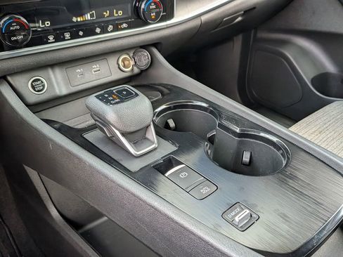 Used 2021 Nissan Rogue SV FWD image 22