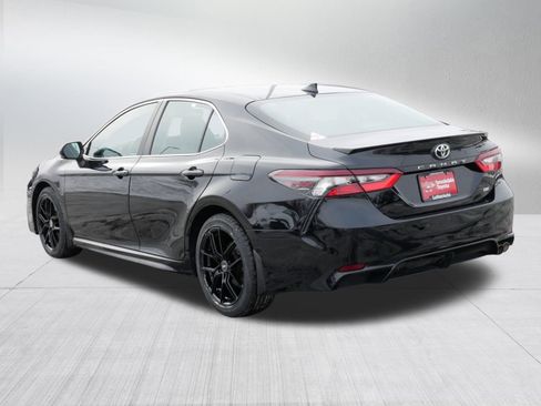 Used 2023 Toyota Camry SE w/ Cold Weather Package image 5