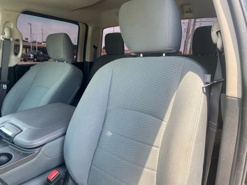 Used 2017 RAM 1500 Express RWD image 11