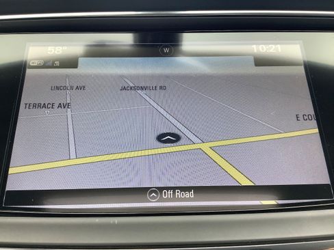 Used 2018 Buick Enclave Essence AWD/4WD image 21