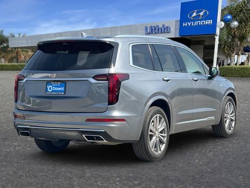 Used 2022 Cadillac XT6 Premium Luxury w/ Technology Package image 2